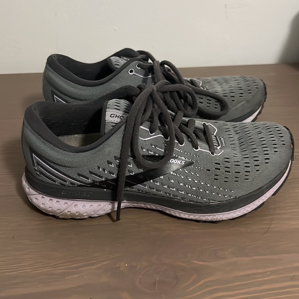 Brooks Ghost 13 gray sneakers